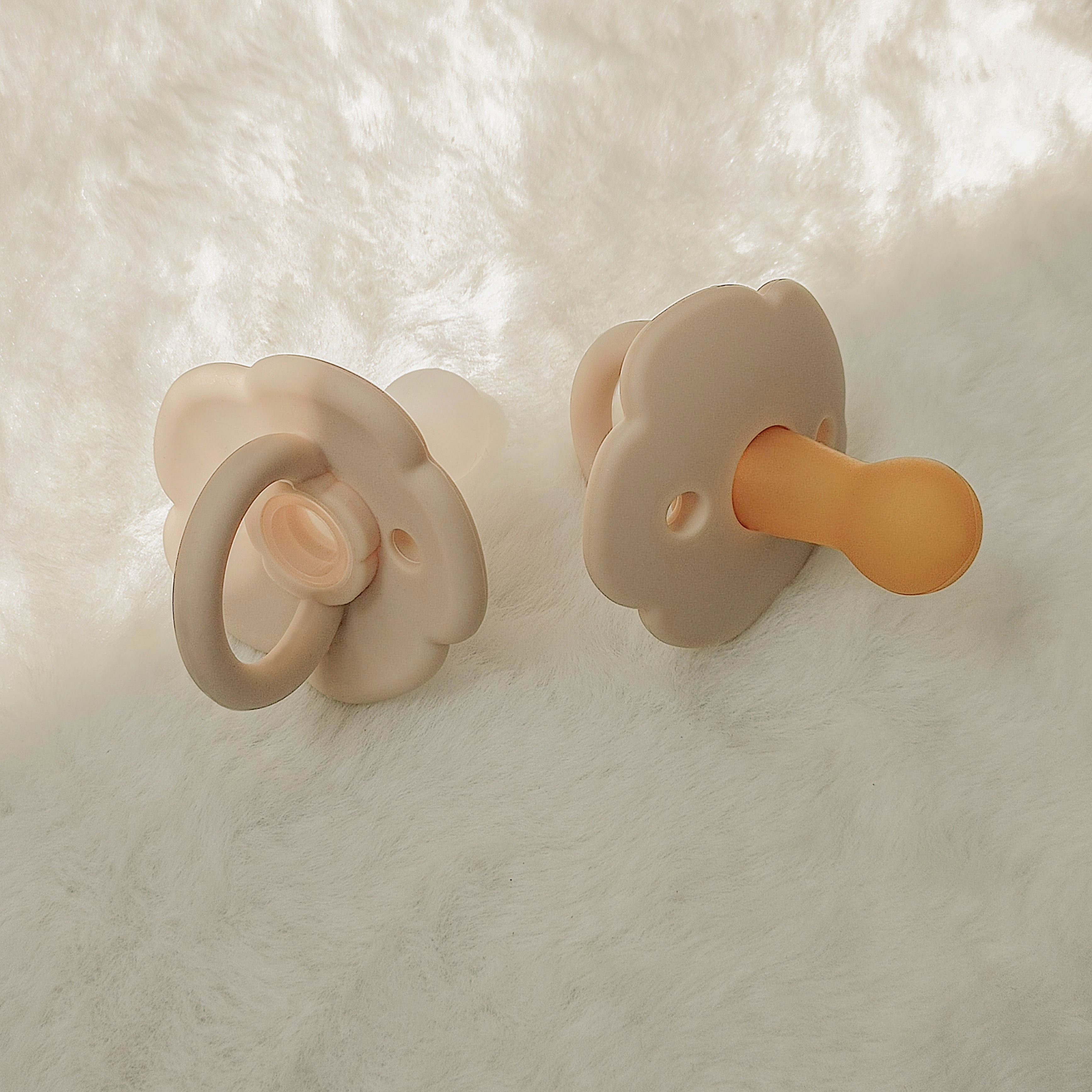 Astrid Classic Silicone Pacifier (Ether/Sage)