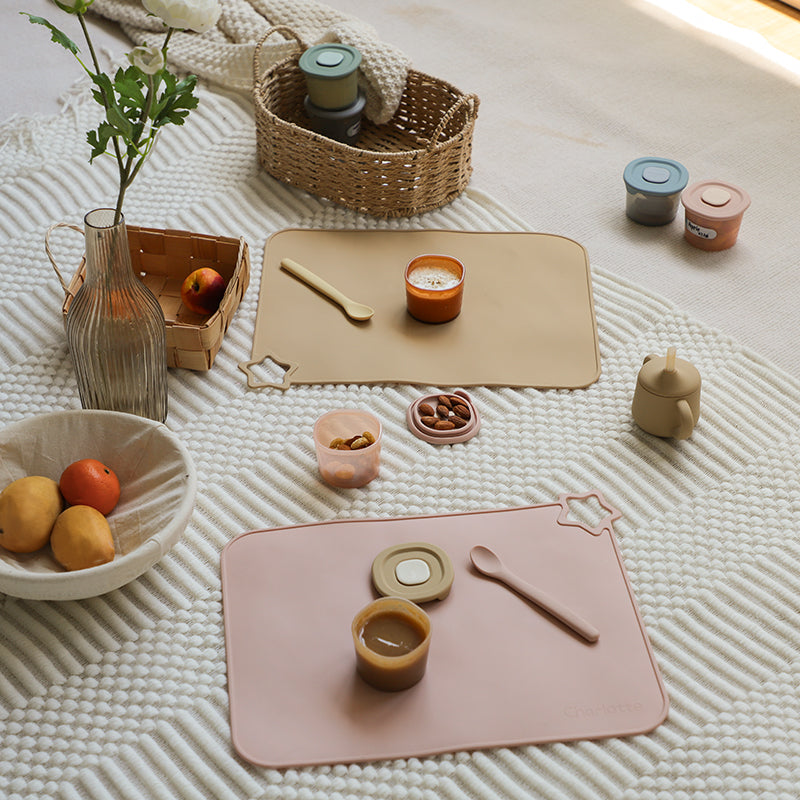 Food Containers Display