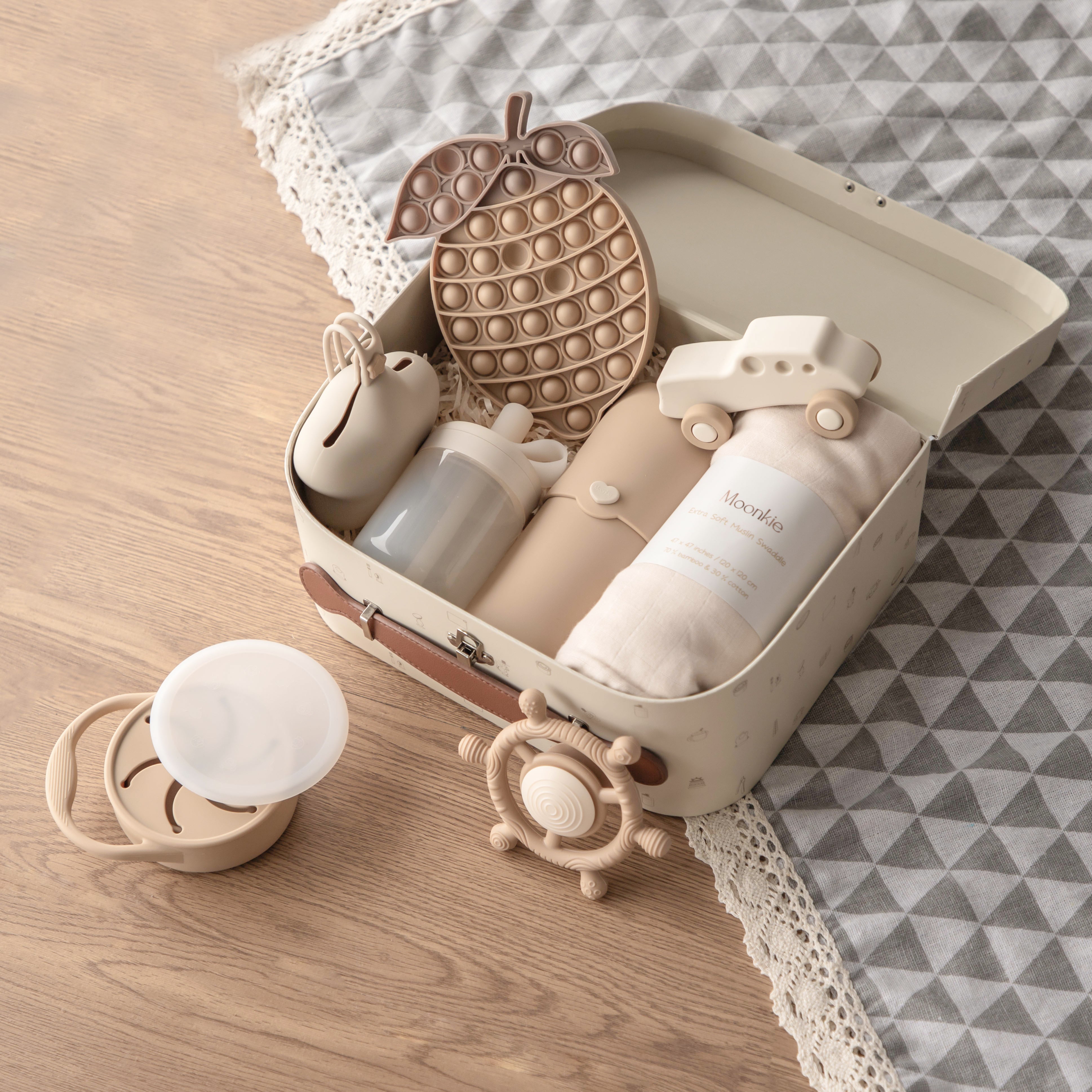 Luxe Box On The Go Gift Set Beige Content Display